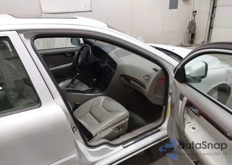 2008 Volvo S60 2.5T z USA, uszkodzony, nr VIN YV1RH592682687626